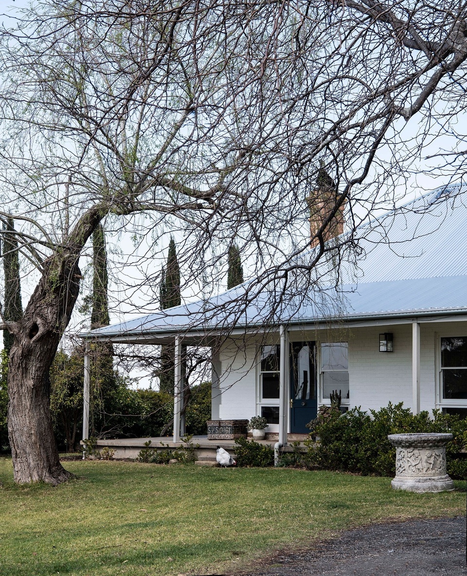 Two years after relocating to the seaside town of Milton on the NSW South Coast, landscape designer Jenny Paul enlisted the help of her friend, interior designer Christina Prescott, to refresh the look and feel of her 1880s-era home. ⁠
⁠
Her brief was to keep the renovation simple. “We really wanted to keep that country charm, but with some modernity,” says Jenny. ⁠
⁠
Tap the link in our profile to take a tour and learn about the property’s interesting history. ⁠
⁠
Photography: @brigidarnottphotography⁠
Styling: @miss_ness_tay⁠
⁠
#homestead #renovationideas #countryhome #farmhousedecorating⁠
