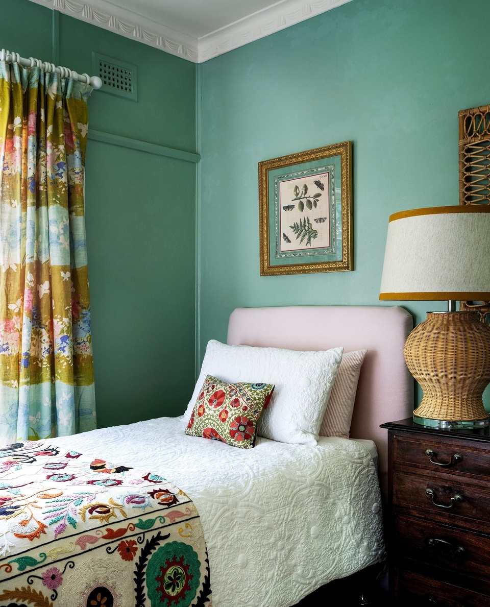 A bit of colour for your Thursday!⁠
⁠
In the gorgeous 1950s farmhouse home of interior designer Penny Sheehan, vibrant tones and playful patterns are a key ingredient. Taking inspiration from the prolific Anna Spiro and also from a beloved piece of floral fabric she'd had stashed away for years, Penny saw the transformation of this sweet homestead as an opportunity to "spread her design wings". ⁠
⁠
"I always loved the palette of colours in that fabric, so I drew from that a lot," she explains.⁠
⁠
Step inside via the link in bio.⁠
⁠
Photography: @brigidarnottphotography⁠
Styling: @belljarinteriors⁠
Words: @penny.carroll⁠
Location: @moorabindaguesthouse⁠
⁠
#colourfulhome #greenbedroom #pattern #countryhome #farmhouse
