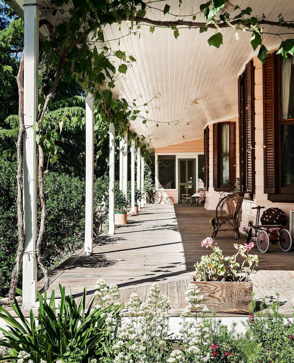 The garden that surrounds 120-year-old Rockgedgiel homestead at Bundella is nothing short of magic. The beating heart of a 4800-hectare cattle and cropping property, this gorgeous home and garden has been in the same family since 1927.⁠
⁠
Meg and Colin, who moved in 10 years ago, have managed to double the size of the garden since, working with shrub roses, arbours, poppies, daisies and irises (to name just a few) – and have been rewarded by an increase in the insect and bird population.⁠
⁠
Wander through via the link in bio.⁠
⁠
Photography: @mtwee1⁠
Words: Megan Trousdale⁠
⁠
#gardenarbour #countryverandah #climbingvine #gardendesign #countrygarden