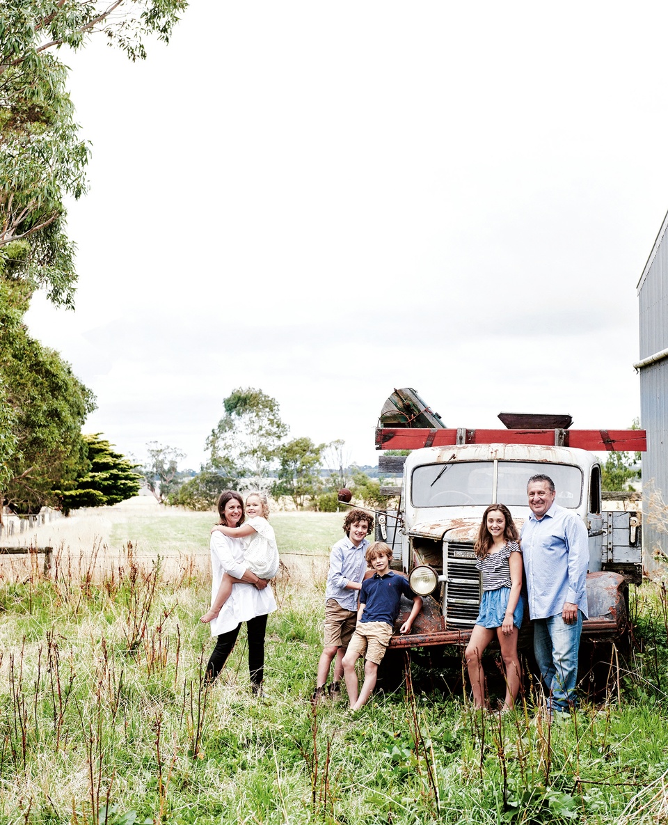 When #bushfires raged around their #AdelaideHills home in 2105, Kate Brew (@one_fat_emu) and her family were unbelievably lucky (and surprised) to find their home still standing. They've now gone through it all again in the recent bushfires that devastated the same region just days before Christmas. ⁠
⁠
We're sure Kate's heart-wrenching tale will resonate with and bring hope to many Australian's right now. You can read her story via the link in bio. ⁠
⁠
Photo: @markroperphotography ⁠
⁠
⁠
⁠
⁠
⁠
