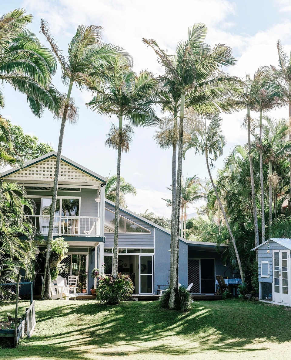 Christmas at their Peregian Beach home is a much-anticipated event for the Rasura family, involving many traditions and tropes. "It's always so lovely and so loud with lots of children running about," owner Katie, 38, says.⁠
⁠
Tucked behind a dune and surrounded by pandanus, banksia and paperbark trees, and only a short stroll to the beach, their home is the perfect setting for an intrinsically Australian Christmas - lazy, long lunch and all.⁠
⁠
Step inside via the link in bio.⁠
⁠
Photography: @hannahpuechmarin⁠
Styling: Cheryl Carr⁠
Words: @clairemactaggart⁠
⁠
#peregianbeach #beachhouse #hamptonsstyle #outdoorshower #coastalstyle