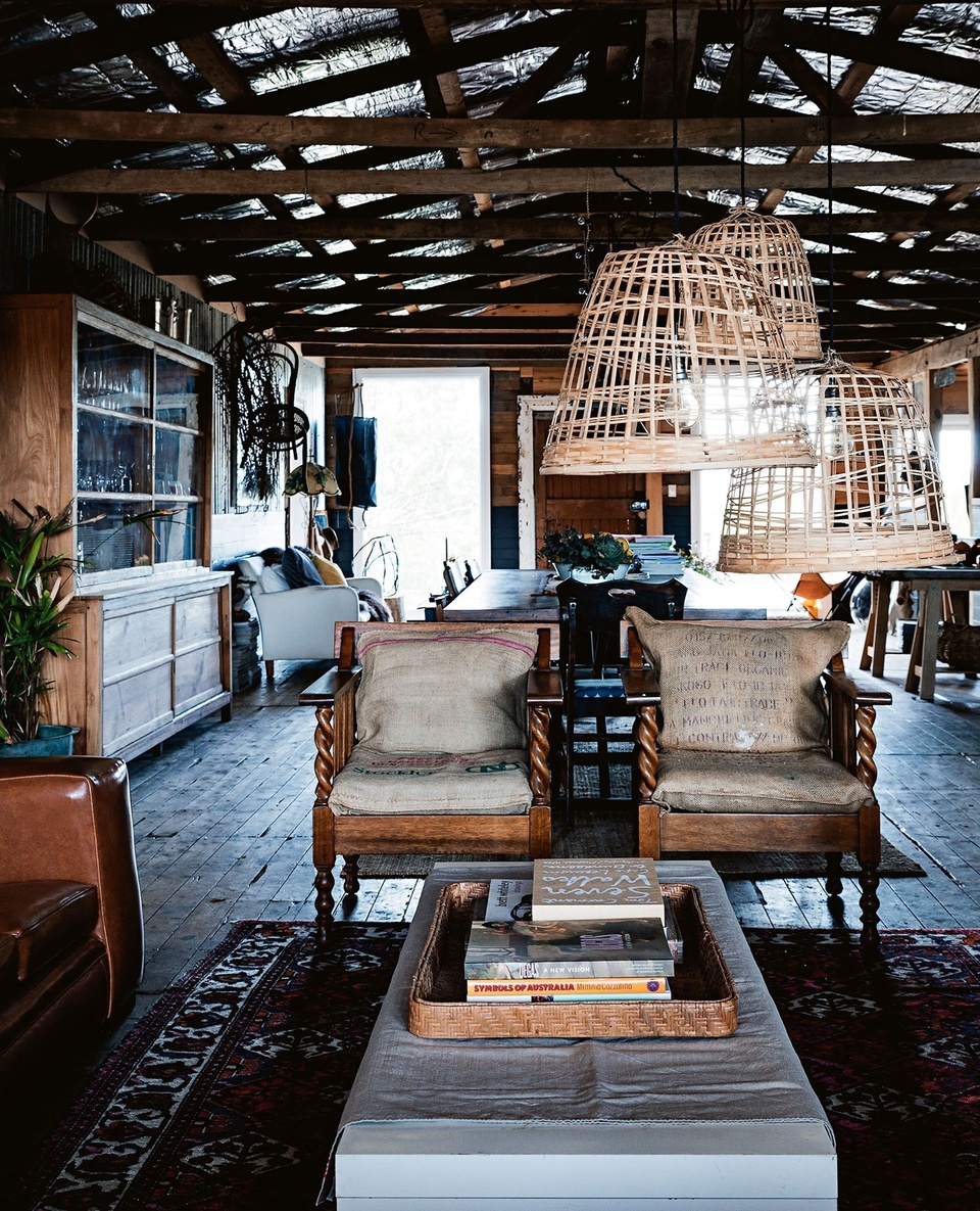 After purchasing a farm 35km south of Bathurst, couple Tania and Matt set about restoring the dilapidated shearing shed their real estate agent said they could "knock down." ⁠
⁠
Slowly but surely, they transformed it into a guest house with an open-plan living room, cosy bedrooms and an art studio. ⁠
⁠
Tap the link in our profile to take a tour. ⁠
⁠
Photography: @mtwee1⁠
⁠
#shearingshed #shed #shedconversion #rusticstyle #eclecticstyle #vintagestyle