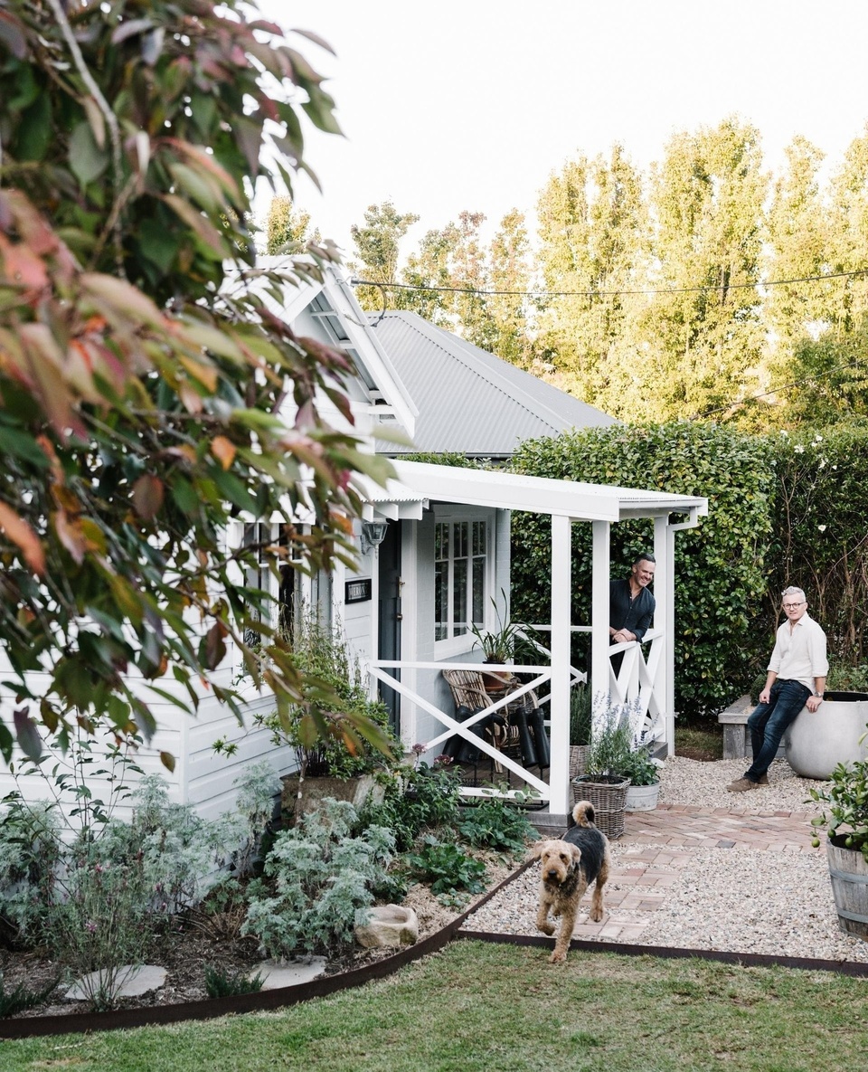 With its abundance of artisan stores and boutiques, ⁠
picturesque wineries and striking scenery, the Southern Highlands has a lot to offer.⁠
⁠
Perfect for a weekend trip or extended stay, when it comes to accommodation, this rural NSW region more than matches up. We have rounded up 9 stunning places to stay – from classic cottages to converted churches and machinery sheds.⁠
⁠
Tap the link in bio.⁠
⁠
Image: @werona_cottage⁠
Words: @lucycf94⁠
⁠
#whitecottage #countryliving #southernhighlands #burrawangnsw