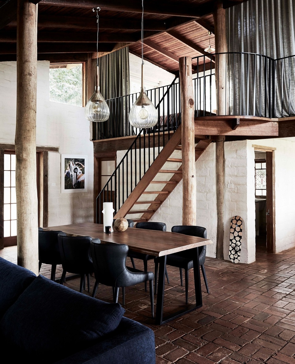 Take a twenty-minute drive out of Byron Bay’s busy centre, and you’ll arrive at The Perch, a rustic holiday home with natural brick flooring, exposed timber beams and surroundings so idyllic you’ll find it a challenge to leave. ⁠
⁠
“It’s not your traditional white farmhouse,” says owner Geoff Cochrane, who completely renovated the property to create a retreat that feels rustic, yet elegant.⁠
⁠
Explore the property by tapping the link in our profile.⁠
⁠
Photography: @jessie__prince of @quarteracre ⁠
⁠
#byronbay #boutiquehotel #renovation⁠
