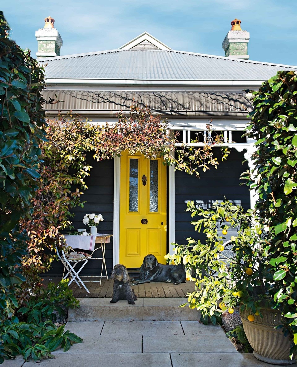 Nothing proclaims "home sweet home" like an inviting exterior. Is it time to refresh your home's facade?⁠
⁠
Tap the link in our bio to see 25 inspiring country home exteriors, from weatherboard cottages to renovated rural churches. ⁠
⁠
Photography: @brigidarnottphotography⁠
Styling: @lisahiltonstylist⁠
⁠
#homeexterior #frontdoor #verandah #renovating #homerenovation #countryhomes