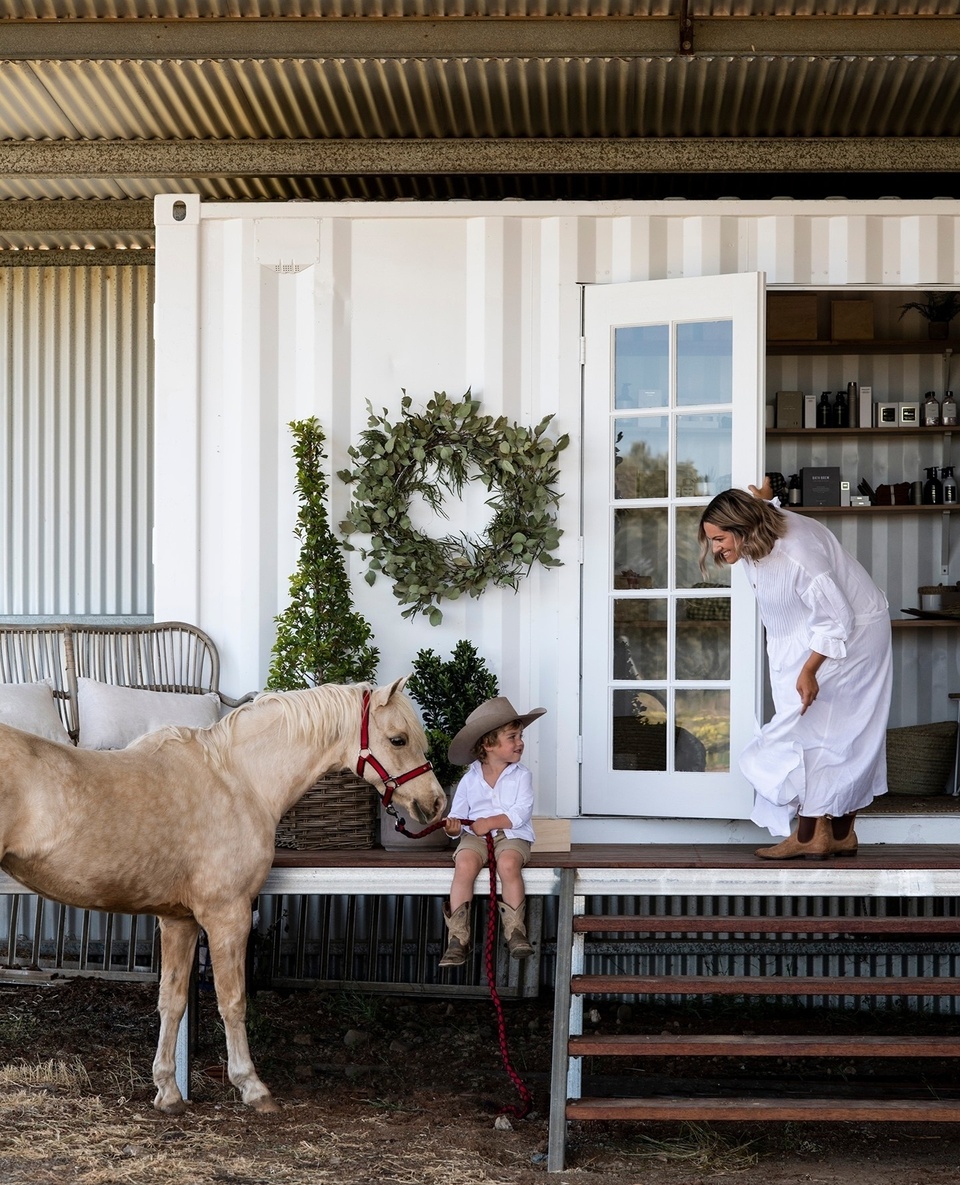 What began as a hobby from the kitchen table quickly escalated into a thriving online business after Holly Goodman went on maternity leave from her teaching role.⁠ ⁠ ⁠
⁠
The Good Gift Co - a bespoke gifting service - now keeps Holly very busy, especially in the lead up to Christmas when she's busy processing orders and packing hampers from a repurposed shipping container on her cattle property outside of Tamworth.⁠ ⁠ ⁠
⁠
Tap the link in our bio to read more. ⁠ ⁠ ⁠
⁠
Photography: @brigidarnottphotography⁠ ⁠
Words: @clairemactaggart⁠
⁠
#christmasgifts #buyfromthebush #shoplocal #regionalAustralia