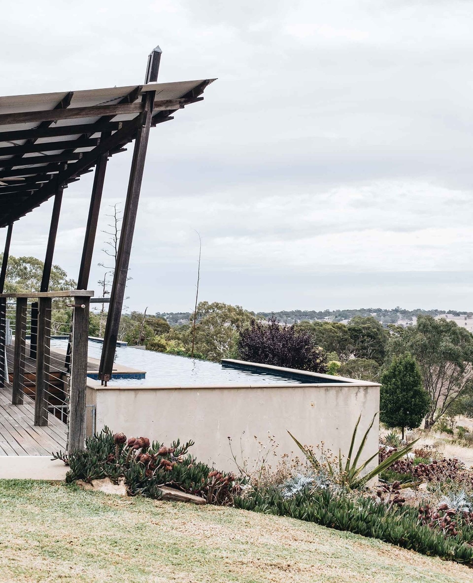 "I want the most extreme juxtaposition that I can come up with: perfect formal elements and then just chaos, really," says garden designer and topiarist, Kurt Wilkinson who experiments with a mix of structured and unstructured plantings at his own property north of Adelaide. ⁠
⁠
Here, the modern lines of the house contrast against the naturalistic selection of "brutally tough plants" designed to withstand hot summers and strong, dry winds.⁠
⁠
Tap the link in our profile to wander through the garden.⁠
⁠
Photography: @abbie_melle⁠
Words: @clairemactaggart