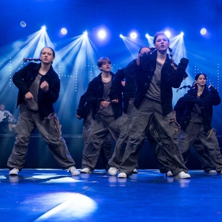 📸 Groovz | Right 2 Dance 2025⁠
⁠
Pojďme zavzpomínat na taneční soutěž Right 2 Dance v Brně, na které se představil juniorský tým Groovz s choreografií Eden 🍎 ⁠
⁠
⁠Jestli se ti tento příspěvek líbí ⤵️⁠
⁠
❤️ dej mu lajk ⁠
✍️ napiš do komentářů svoje postřehy⁠
💟 sdílej ho⁠
🏷 sleduj @331dancestudio ⁠
⁠
Nebo si s námi přijď rovnou zatancovat ⤵️⁠
⁠
✅ Taneční lekce v Olomouci: ⁠
👉 www.331.cz/olomouc 👈⁠
⁠
✅ Taneční lekce v Praze:⁠
👉 www.331.cz/praha 👈⁠
⁠
#331dancestudio #olomouc #tanecolomouc #olomoucity #olomoucdancers #volomouci #kamvolomouci #tanec #tance #tanecniskola #tanecnistudio #tanecniskupina #tancovani #dance #tanecnici #tanecnice #streetdance #hiphoptanec #hiphopdance #hiphopolomouc #czechhiphopdancers #tanecnisoutez #tanecnivystoupeni #vystoupeni #choreografie #choreo #right2dance #r2d #groovz #331family