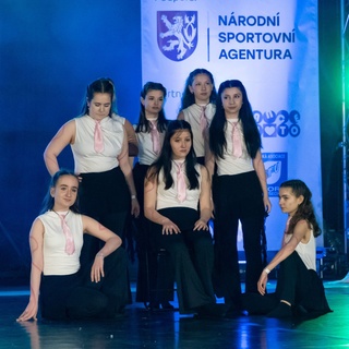 📸 Joyz - Us⁠
⁠
Contemporary choreografie s názvem Us od juniorského týmu Joyz na taneční soutěži Czech Dance Masters 2025 😍⁠
⁠
⁠Jestli se ti tento příspěvek líbí ⤵️⁠
⁠
❤️ dej mu lajk ⁠
✍️ napiš do komentářů svoje postřehy⁠
💟 sdílej ho⁠
🏷 sleduj @331dancestudio ⁠
⁠
Nebo si s námi přijď rovnou zatancovat ⤵️⁠
⁠
✅ Taneční lekce v Olomouci: ⁠
👉 www.331.cz/olomouc 👈⁠
⁠
✅ Taneční lekce v Praze:⁠
👉 www.331.cz/praha 👈⁠
⁠
#331dancestudio #olomouc #tanecolomouc #olomoucity #danceolomouc #olomoucdancers #volomouci #kamvolomouci #detiolomouc #tanecprodeti ⁠
#pohybprodeti #krouzkyprodeti #olomouclife #olomouczije #tanec #tance #tanecniskola #tanecnistudio #tanecniskupina #tancovani #dance #tanecnisoutez #tanecnivystoupeni #vystoupeni #choreografie #choreo #cdm #czechdancemasters #joyz #331family