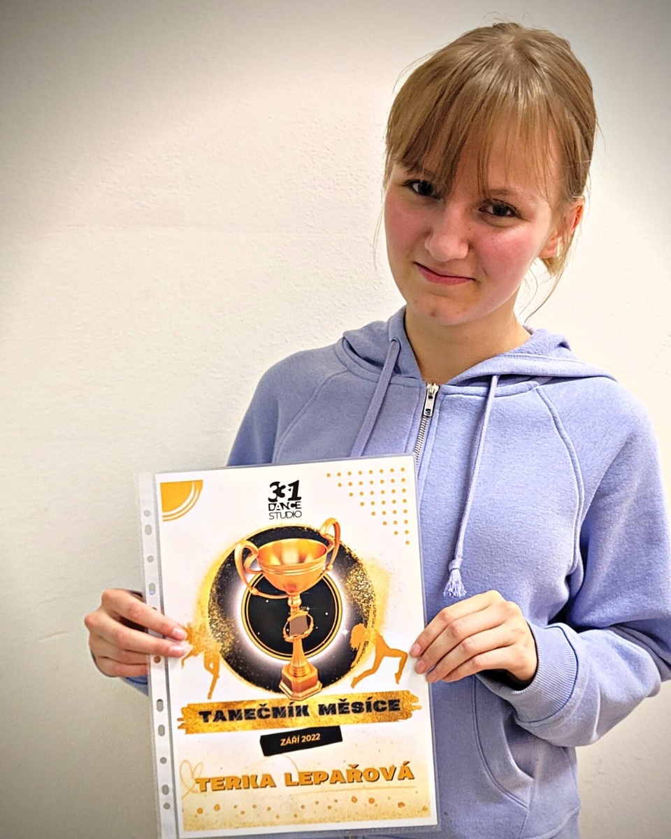Každý měsíc udělujeme v @331dancestudio ocenění Tanečník měsíce 🏆 Je to naše forma poděkování tomu, kdo se za uplynulý měsíc v tanci nejvíce posunul, kdo vyvíjel největší iniciativu a snahu. O tom, kdo ocenění získá, rozhodují lektoři tanečních kurzů 😊⁠
⁠
Titul Tanečník měsíce září 2022 získala @tera_lep ze Streetdance Juniors Flavaz, gratulujeme ❤️⁠
⁠
Terku jsme při této příležitosti krátce vyzpovídali, tak nezapomeň swajpnout doleva 👈⁠
⁠
#331dancestudio #olomouc #olomouc_city #olomouccity #tanecolomouc #tanec #tance #tanecniskola #tanecnistudio #tanecniskupina #tanecnice #tanecnikmesice #flavaz #331family #olomoucity #danceolomouc #volomouci #olomoucgirl #olomouclife #olomouczije 