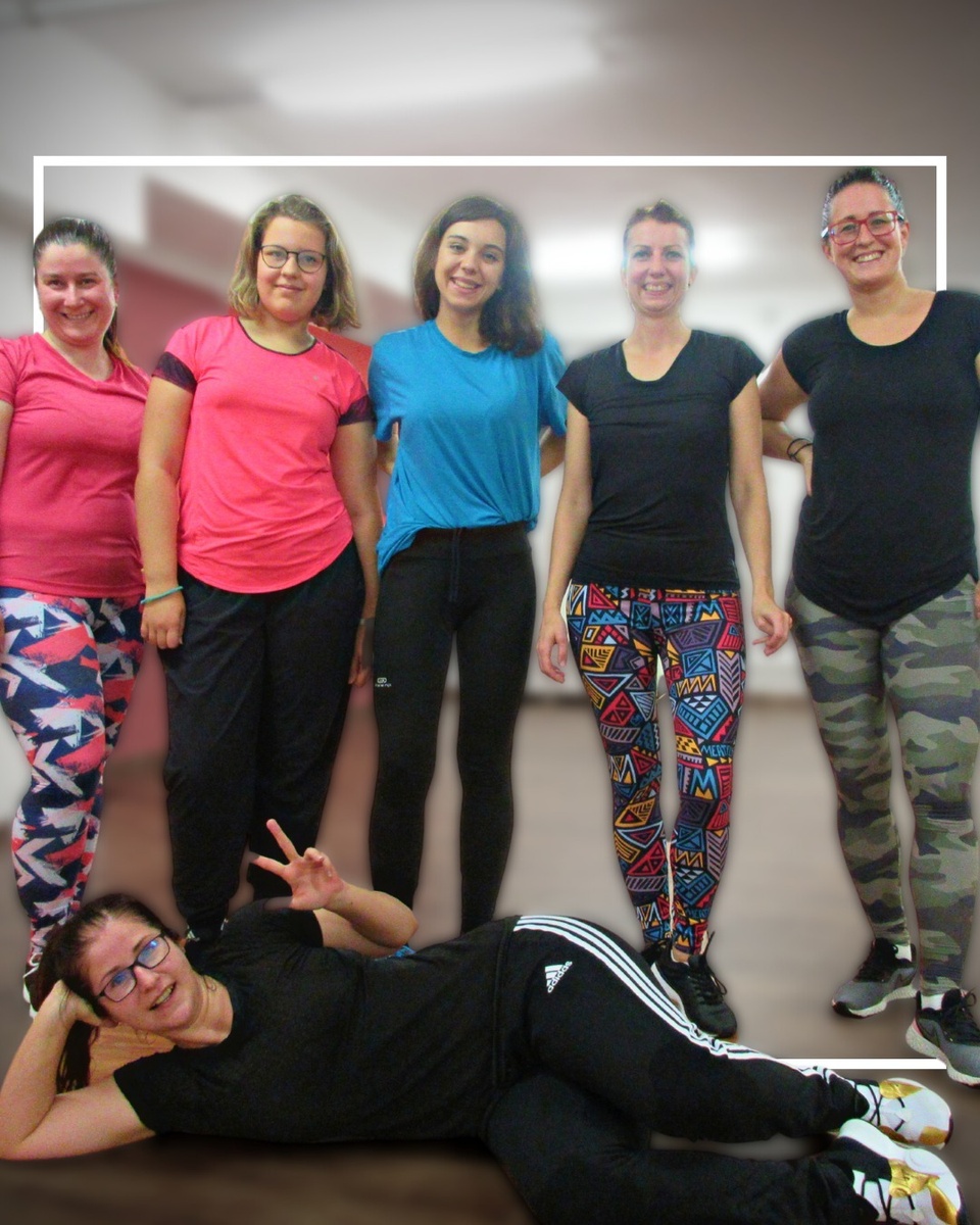 Kromě tanečních lekcí zaměřených na Street Dance nebo Contemporary můžeš v od této taneční sezóny navštěvovat v 331 Dance Studiu Olomouc také tréninky kombinující fitness tanec, posilování a strečink, tzv. Dance Workout 🔥⁠
⁠
Každý čtvrtek makáme na své fyzické kondici, posilujeme svaly, zvyšujeme flexibilitu a u toho samozřejmě taky skvěle bavíme 😍⁠
⁠
👉 Chceš se k nám přidat? Mrkni na ⁠
➡ www.331.cz/dance-workout ⬅ ⁠
⁠
#331dancestudio #danceworkout #olomouc #olomouccity #olomouc_city #olomoucity #tanecolomouc #volomouci #kamvolomouci #olomouclife #olomouczije #igolomouc #instaolomouc #akceolomouc #zabavaolomouc #sportolomouc #tanec #tancovani #fitnessolomouc #olomoucgirls #czechdance #czechdancers #czdance #czdancers #tanecnikurz #tanecnilekce #tanecnistudio #tanecniskola #331family