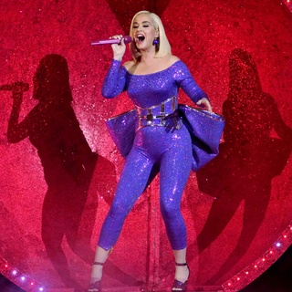 A decade ago, Katy Perry could sing the alphabet and top the music charts. Her name was synonymous with being No. 1 on the Billboard chart, as the pop star logged hit after hit after hit with anthems like "Teenage Dream," "Firework," "Roar" and more. But as the saying goes, when you're on top, the only way to go is down. Letting go of being No. 1, Katy Perry finds her 'Smile'  Tap link in bio to read more on @EDGEmedianetwork ??⁠
⁠
?: Rob Grabowski / Invision / AP
