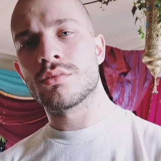 A new book and photo exhibit spotlights the copasetic relationship between photographer Marc Martin and Benjamin, his unique model. Their collaboration — "Beau Menteur" — is both a book and photo exhibit that runs in Paris through October 10. "Handsome Liar," as the book and exhibit is called in English, push the boundaries of masculinity through Benjamin's phantasmagorical and very cinematographic universe that's filled with "many cultural references and a beautiful diversity," writes the French website TÊTU. Benjamin, the website adds, "embodies all the men in your life (in him together)." Martin met Benjamin through a mutual friend. "An arranged marriage," laughed Benjamin, who comes from Angevin before coming to Paris where he worked as a drag queen. "...when I arrived in Paris, I discovered cabaret which gave me even more desires. I wanted to go beyond cross-dressing, on the drag-queen side with a new dynamic by working on the very visual man / woman side, on the sensations. using my masculine side in performances, without it being unhealthy, nor seen as superior to the feminine side." Tap link in bio to continue on @EDGEmedianetwork ???? (?: Benjamin / @ealaa_musaa)