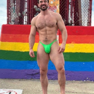 @stevegrandmusic broke the mold of the country singer when he came out with "All American Boy," his first album, in 2015. Having self-funded the video and CD release, Grand created a place for himself in the music industry and hasn't looked back since. "With over 18 million views on YouTube, a #3 and #10 album on The @Billboard Independent Album charts, and one of the most successful music Kickstarter campaigns ever under his belt, Grand has not just broken the rules, but has changed the game in how to be a successful singer-songwriter in this era,"⁠
⁠
Save this post and tap our link in bio for more on @EDGEmedianetwork.⁠
?️‍⚧️?️‍?????❤️⁠
?: @stevegrandmusic