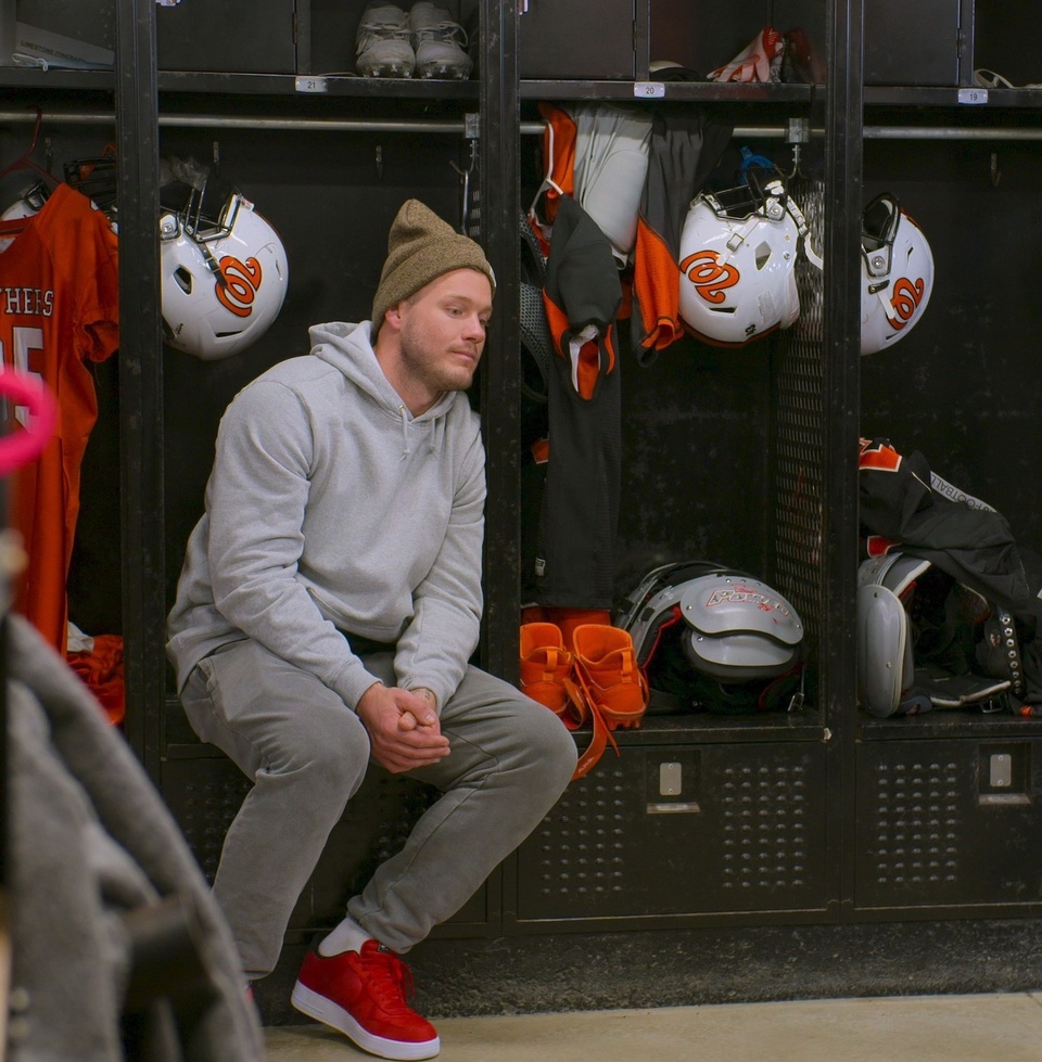 Former NFL player Colton Underwood says he avoided showering with teammates because he feared getting "turned on". Instead, he would skip the post-practice wash, TMZ reported. Underwood added that it was a "silly" thing to do, since "I never really was attracted to anybody who I played with, or coaches." Still, it was a fear of being outed that drove him to such extremes. Avoiding dressing and showering with his teammates was part of a larger pattern, Underwood related, saying, "There was just a lot of things that I sort of did differently than other players because I felt like I had to, because I didn't want questions to start being asked." That fear also drove other behaviors. Away from the locker room and his fellow football players, Underwood said, he tried to have sex with men he thought would also be "straight in their real life," Page Six detailed. "I don't think there was any man that was going to be coming out to get me because they would be outing themselves as well," Underwood explained, going on to say, "It wasn't like a ton of men. It was like a few, and they never had my real name". The comments are of a piece with remarks he's made on "Coming Out Colton," Page Six noted. "I was suppressing my sexuality so hard that I was taking medication daily to deal with depression and anxiety, and that made me a paranoid freak," the publication quoted Underwood as saying in the Netflix documentary series. "I didn't trust a whole lot of people, and I was trying to do anything and everything I could to protect a secret."⁠
⁠
Tap link in bio to continue on @EDGEmedianetwork⁠
?️‍?❤️????⁠
?️: Kilian Melloy / @dragelruairi ⁠
?: Colton Underwood / Netflix