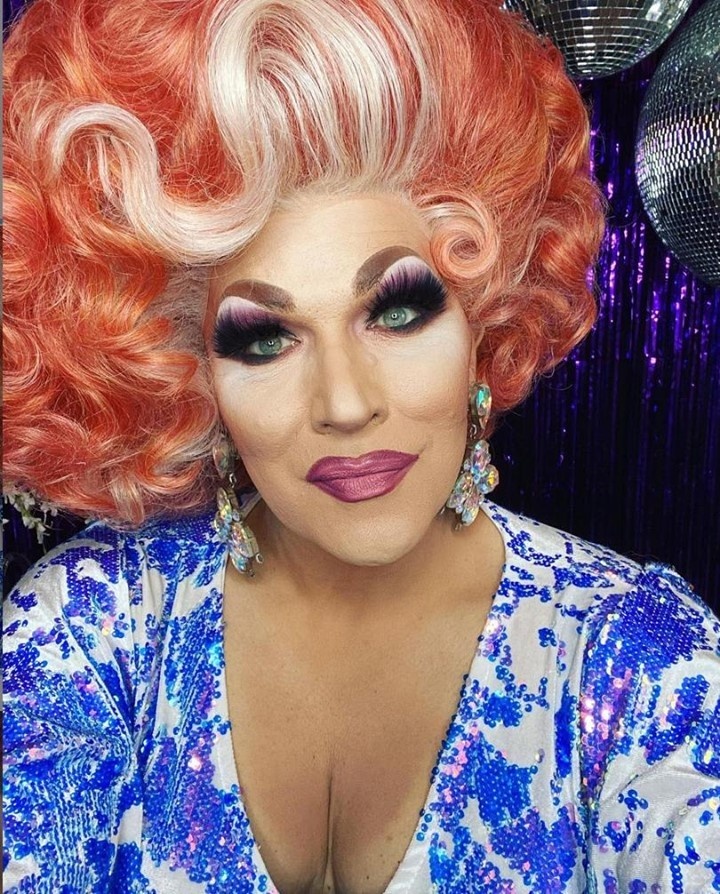 Join self-proclaimed workhorse queen and celebrity housewife Mrs. Kasha Davis for an intimate conversation about the power of drag and overcoming addiction. Presented in collaboration with groundbreaking treatment center Recovery Unplugged, each episode of EDGE Media Network's "Living Sober" series welcomes role models from the LGBTQ community to share their stories of success and sobriety. Mrs. Kasha Davis (MKD) competed on Season 7 of Emmy Award-winning "RuPaul's Drag Race," and has remained in the spotlight ever since. MKD has toured the country and throughout Europe, written two children's books, and now brings her passion for spreading the message of love and acceptance to a new children's TV show in development, "Imagination Station." Recovery Unplugged's alumni coordinator Michael Alvarez joins MKD to share strategies and success stories for long-term sobriety. With locations in Texas, Florida, Tennessee, and Virginia, Recovery Unplugged harnesses the power of music to blaze new trails in drug and alcohol treatment. Tap link in bio to continue on @EDGEmedianetwork ???(?️: Matthew Wexler / @wexlerwrites, ?: Mrs. Kasha Davis / @mrskashadavis)