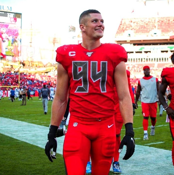 Las Vegas Raiders' defensive end Carl Nassib took to Instagram Monday to come out as gay for Pride month, effectively becoming the first active NFL player to be openly gay in the league's history, Uproxx reports. "I just want to take a quick moment to say that I'm gay," Nassib, 28, said in his Instagram video. "I've been meaning to do this for a while now but I finally feel comfortable enough to get it off my chest. I really have the best life. "I've got the best family, friends and job a guy could ask for. I'm a pretty private person, so I hope you guys know I'm not doing this for attention, but I think representation matters," he added. The athlete went on to announce he's donating $100,000 to the Trevor Project. "For someone like me, who has been so lucky and cherishes every day, it brings me incredible sadness to think that our LGBTQ youth are at such an elevated risk for suicide," Nassib said. NBC Sports writes: "No openly gay player has ever played in a regular-season NFL game. Michael Sam came out as gay before the 2014 NFL draft, was drafted by the Rams and played for them in the preseason, but he did not make a regular season roster. A handful of other players have come out after their playing careers ended." Tap link in bio to continue on @EDGEmedianetwork ??️‍?? (?: Carl Nassib / Instagram / @carlnassib)