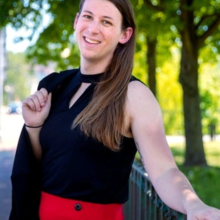 This week, Taylor Small, an LGBTQ Victory Fund-endorsed candidate, won her primary for a House seat in Vermont and looks on track to become the first out trans person ever elected to the state legislature. Tap link in bio to read more on @EDGEmedianetwork ?️‍???⁠
⁠
?: Taylor Small / Taylor Small TV