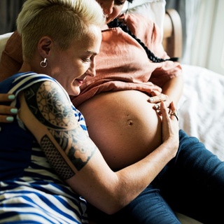 Aetna is being sued by a lesbian couple who allege discrimination because the company requires higher out-of-pocket expenditures before covering fertility treatment for non-heterosexuals. NBC News reports that Emma Goidel and her spouse brought a "proposed class action" against the insurance company on Sept. 13, characterizing the company's policies regarding coverage for fertility treatment as a "tax" that singles out couples who are not heterosexual and cisgender. "Goidel is covered through her spouse by Aetna's health insurance plan for Columbia University students, which provides broad coverage for intrauterine insemination (IUI) or in vitro fertilization (IVF) treatments, according to the complaint," NBC News detailed. TIME Magazine reports that the Aetna policy "defines infertility as not becoming pregnant after 12 months of regular, unprotected heterosexual sex — or 12 months of therapeutic donor insemination. (The window shortens to 6 months if the person seeking to get pregnant is 35 or older.) "Only then does Aetna's plan cover IUI and in vitro fertilization (IVF) treatments." Since Goidel and her spouse are a same-sex couple, "regular heterosexual sex" is not an option for them; they must rely on fertilization treatments like IUI or IVF. Tap link in bio to continue on @EDGEmedianetwork ?️‍?⚕️(?: Getty)