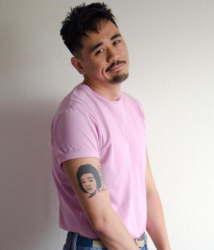 The queer author of a highly anticipated debut story collection has died. Anthony Veasna So was 28. His death was announced this week by his publisher, Ecco, which did not immediately provide additional details. A native of Stockton, California, who had settled in San Francisco, So once described himself as a "queer boy, a Khmer-American son of former refugees, a failed computer scientist, a grotesque parody of the model minority, and a graduate of Stanford University." In "Afterparties," to be published in August, he drew upon the tragedies his family endured in Cambodia during the rule of the Khmer Rouge and his own struggles with sexual and cultural identity. #RIP Tap link in bio to continue on @EDGEmedianetwork ?️‍?❤️⁠
⁠
?: Anthony Veasna So / Instagram⁠
⁠
