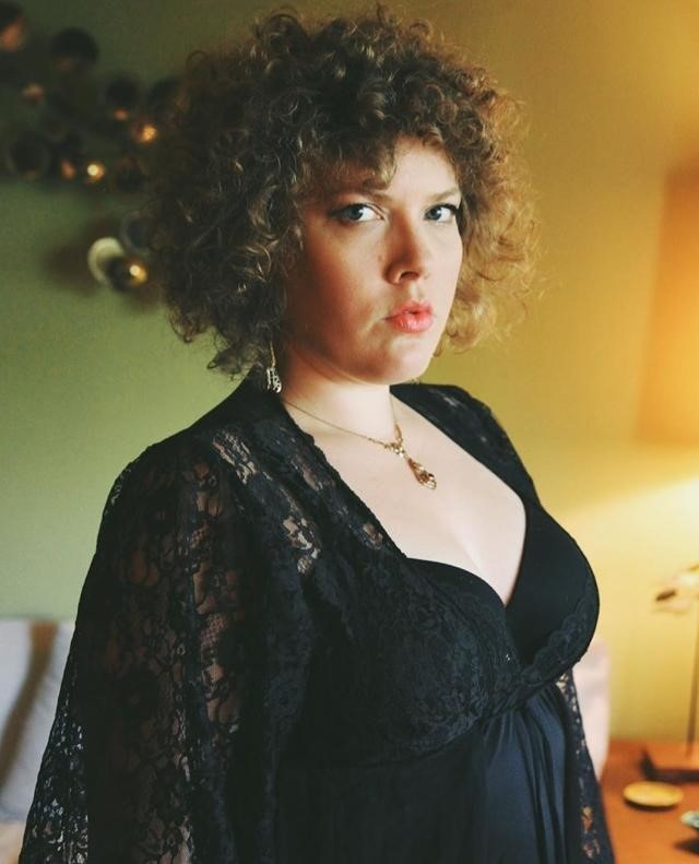 Fall into LGBTQ+ tunes. Listen up for new music from Maria McKee, Evangeline Gentle, Kim David Smith, Rachel Garlin, Bonnie Whitmore, and other LGBTQ+ musicians. Tap link in bio to continue on @EDGEmedianetwork ??️‍??️⁠
⁠
?: Bonnie Whitmore / Instagram⁠
?️: Gregg Shapiro / @BayAreaReporter