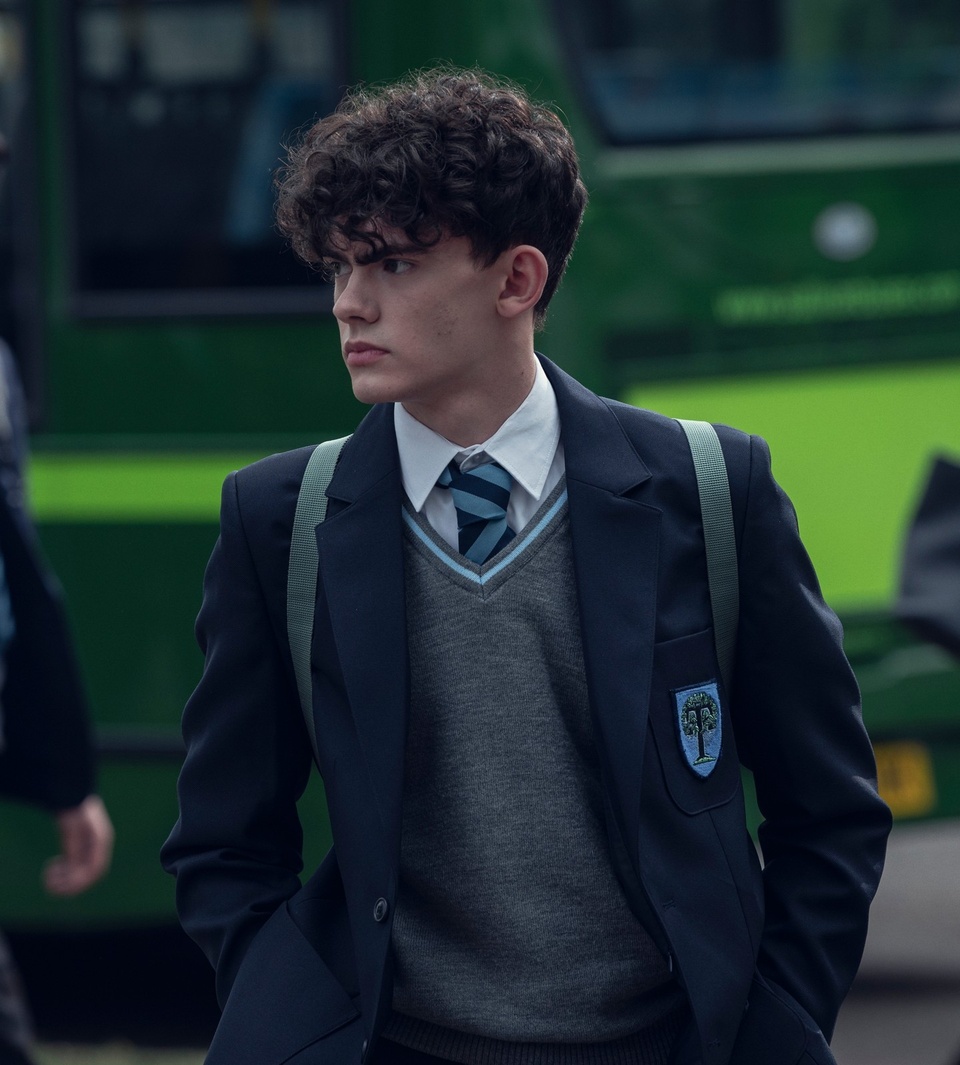 Could Joe Locke (@joelocke03) one day play a gay @Disney prince? The 18-year-old star of the hit @Netflix series "Heartstopper" says it's an ambition. Are you listening, House of Mouse? Locke gave voice to his dream during an interview with UK newspaper the Independent, which noted that "Heartstopper" — about a high school romance between an openly gay teen and a popular athlete just starting to figure out his sexuality — has "been dubbed the 'anti-Euphoria,' swapping drugs and sex for milkshakes and snow angels." Locke addressed this aspect of the series, telling the Independent that "Our story is not so based on sex, because our characters are turning 15 and 16 in the series, so it's more about relationships and love." Viewers have responded, making the show a breakout hit from day one and making Locke (and the rest of the cast) stars. As People Magazine noted, "Since premiering last month on Netflix, 'Heartstopper' has held a rare 100 percent score on Rotten Tomatoes." Locke put his finger on why. "It shows the really nice things about being queer," he told the newspaper. "I think a lot of queer people growing up feel like they don't deserve love, because they don't have access to the same dating pool or support as straight people do. And so 'Heartstopper' is so lovely in that it gives that to queer characters." People Magazine, reporting on the story, zeroed in on one of Locke's most intriguing comments. "I would love to play the first gay Disney prince," Locke told the Independent. "That would be a dream." After the Independent published the interview, Locke doubled down with a tweet. ⁠
⁠
Tap link in bio to continue on @EDGEmedianetwork⁠
???️‍??⁠
?️: Kilian Melloy / @dragelruairi ⁠
?: Joe Locke @joelocke03