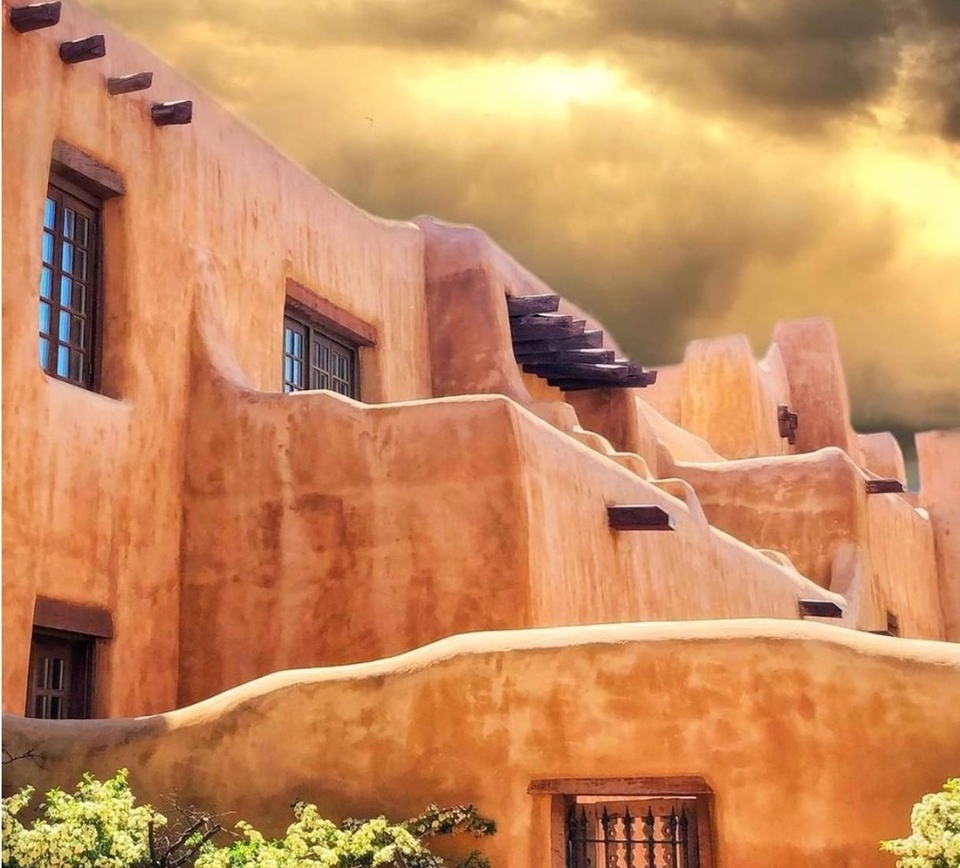 Are you ready for a weekend getaway? We've canvassed the country, looking for the best LGBTQ-friendly fall vacations. Check out our top picks — no passport required! Tap link in bio to continue on @EDGEmedianetwork ?️?? #Sponsored⁠
⁠
?: City Of Santa Fe⁠
?️: @kelsycc⁠
?️: @wexlerwrites⁠
