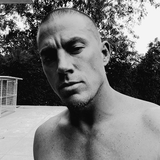 Actor Channing Tatum admitted that he keeps in shape because he has to. "As someone who works out for a job, I promise you I would not look like this unless I had to be naked in most of my movies mostly," he said May 4 on "The Kelly Clarkson Show," Yahoo! Entertainment reported. "At some point I have to get better at acting so I don't have to be naked in all of them," he added. "I literally get to work out as a job, and it's still hard." Tatum visited Clarkson to promote the children's book "The One and Only Sparkella," which he wrote, with illustrations by Kim Barnes. The book is "inspired by the actor's experiences as a father. The book tells the story of Ella, a little girl who finds her self-esteem and confidence waning when she starts at a new school. Thankfully, Ella's dad comes to the rescue in a fun, moving tale that's all about not giving up glitter if it makes you happy," reported Film Daily. Tap link in bio to continue on @EDGEmedianetwork ??? (?: Channing Tatum / Instagram)
