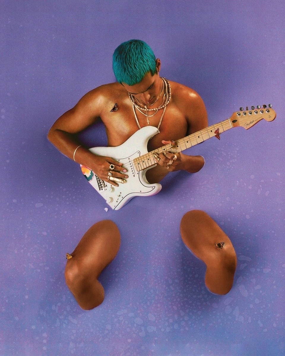Pop star @omar.apollo recalled the very moment it hit him that he was gay: It was while he was taking a shower. Apollo related how, just before becoming famous, he'd been living in a mold-infested attic where his "rent was $150, and I could barely pay it with what I made working at Guitar Center." "I had almost no money for food, but I'd uploaded my music onto SoundCloud, which is free," Apollo recalled to Chavarria. "A friend told me to also add it to Spotify – he even gave me the money to do it. I uploaded a song that day, 'Ugotme,' and it blew up." That was the start of Apollo's meteoric rise in the music world. It was, the recording artist said, also "literally the only way I could have possibly escaped that small, conservative town. I was making all these unrequited gay love songs." As for when he knew he was gay, Apollo recalled the exact moment for Chavarria, telling him, "I was 17 when it really hit me, and I remember I was in the shower like, 'Damn, that's crazy.'"⁠
⁠
Tap link in bio for more on @EDGEmedianetwork ⁠
????⁠
?: @omar.apollo
