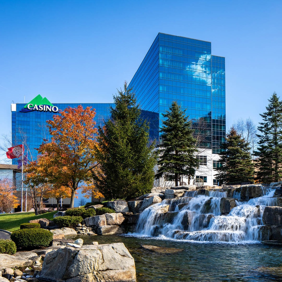 GET 20% OFF YOUR STAY! Plan your luxurious spring or summer getaway now & lock in on our best room rates of the season! Book Now! Tap link in bio! #sponsored @senecaallegany