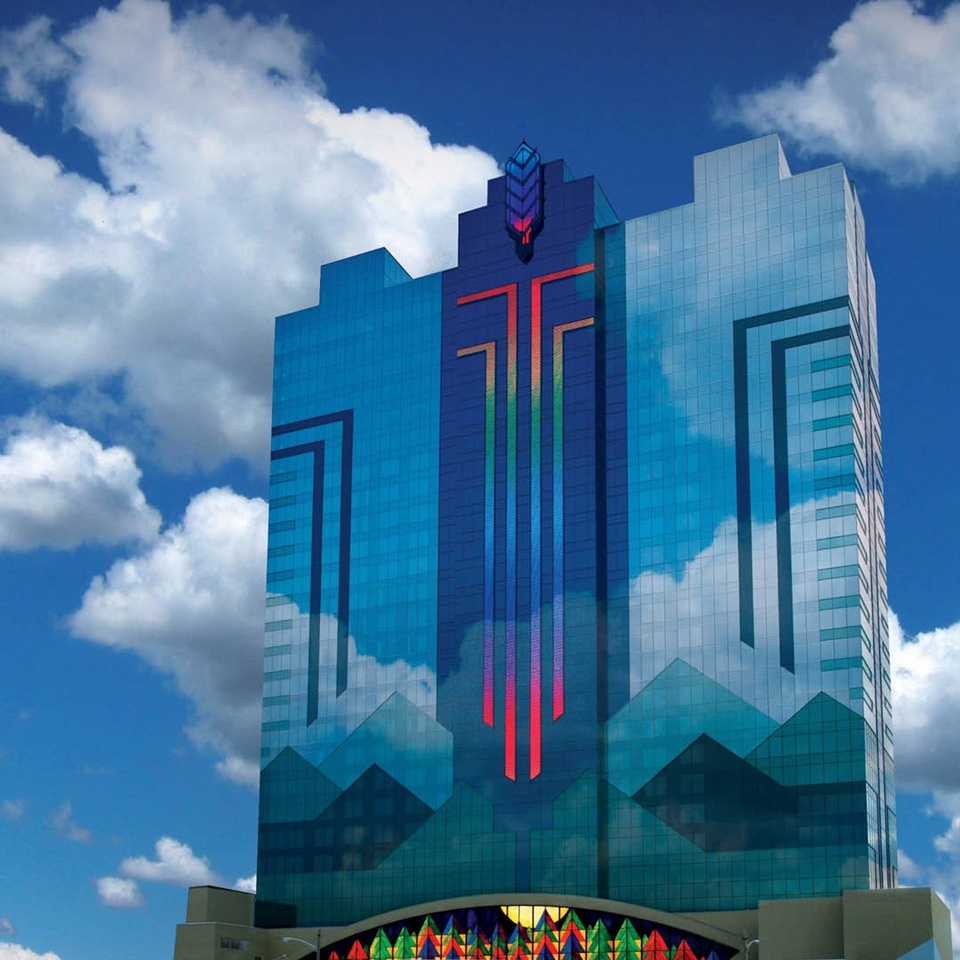 GET 20% OFF YOUR STAY! Plan your luxurious spring or summer getaway now & lock in on our best room rates of the season! Book Now! Tap link in bio! #sponsored @senecacasinos